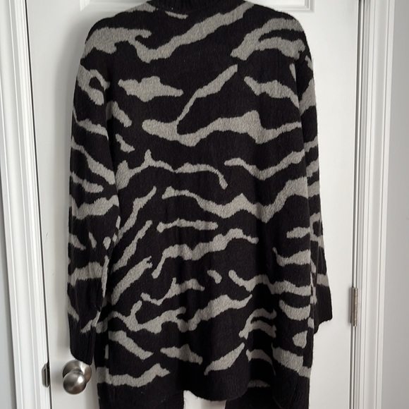 Design Lab Sweater - Picture 3 of 3